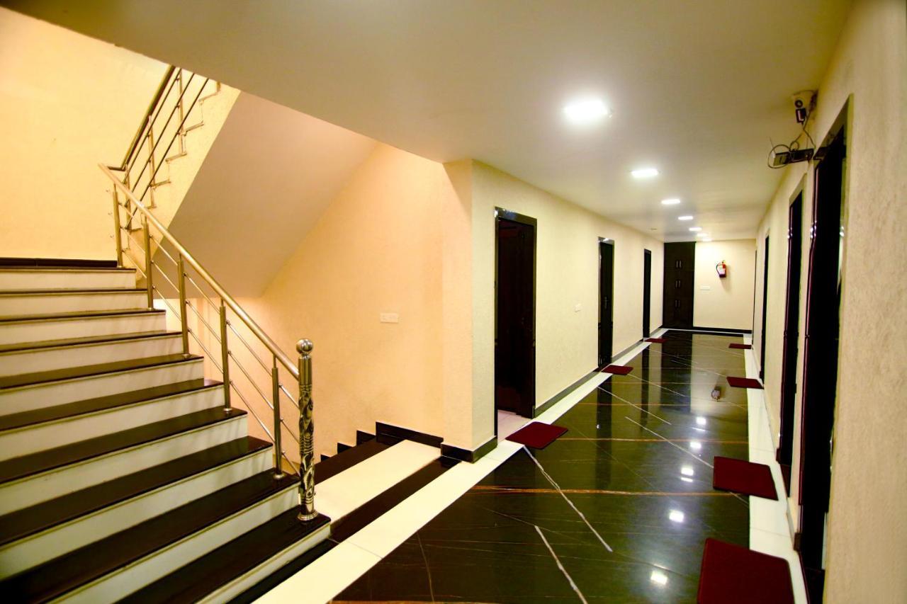 Hotel Gharonda Rishīkesh Esterno foto