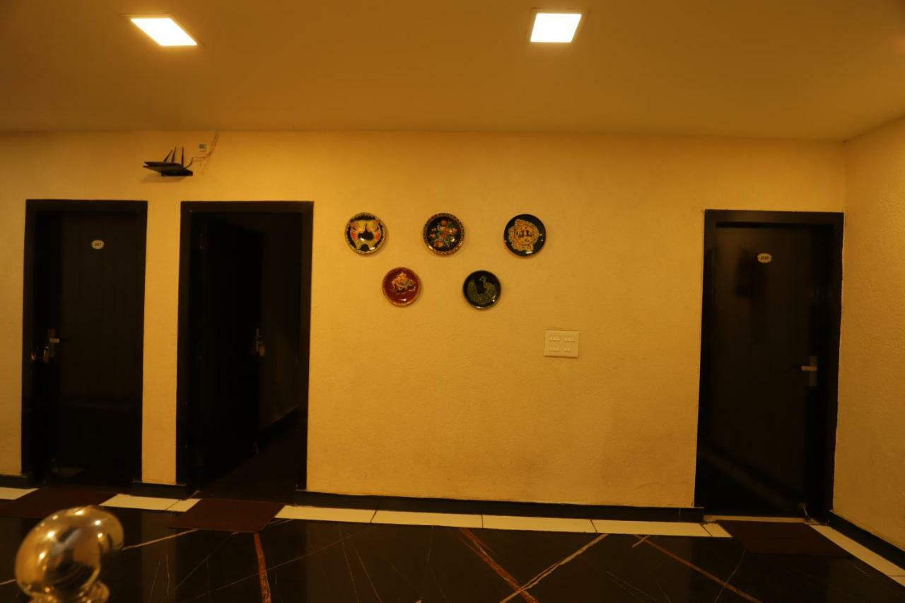 Hotel Gharonda Rishīkesh Esterno foto