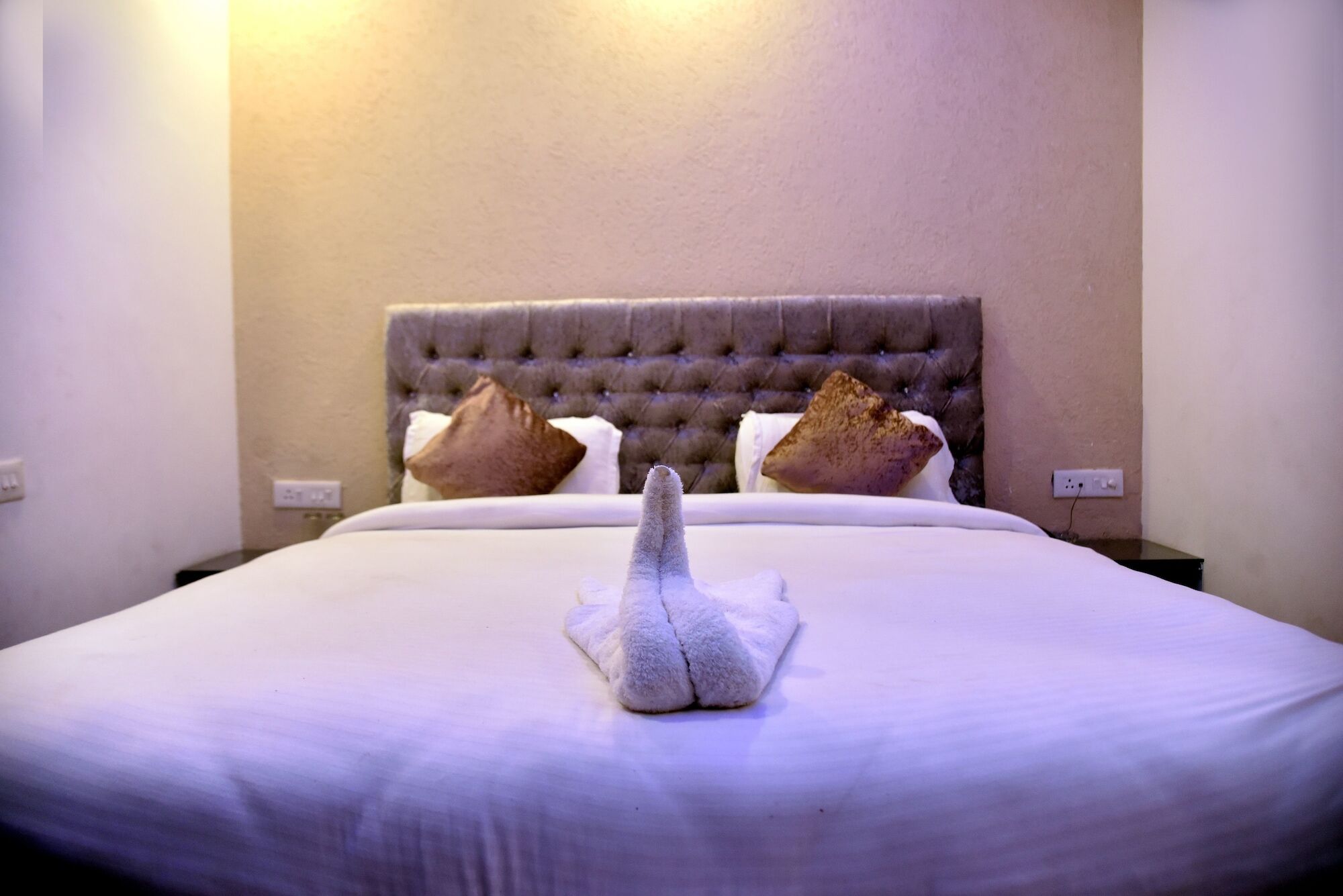 Hotel Gharonda Rishīkesh Esterno foto